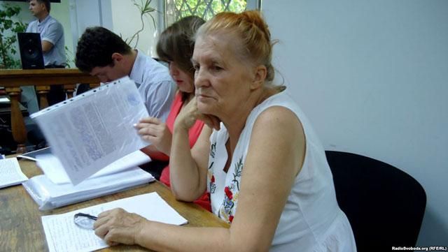 Доньці Раїси Радченко погрожують, що позбавлять батьківських прав