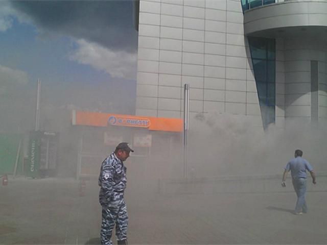 На столичному вокзалі згорів кіоск На столичному вокзалі згорів кіоск