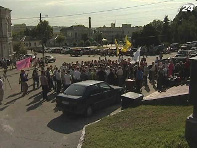 Активисты Врадиевского шествия пикетировали управление милиции в Василькове
