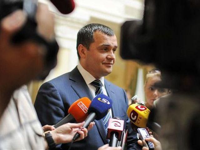 Я попросив у Януковича не йти у відпустку, — Захарченко Я попросив у Януковича не йти у відпустку, — Захарченко