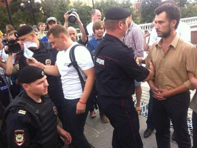 В Москве начались задержания сторонников Навального (Фото)
