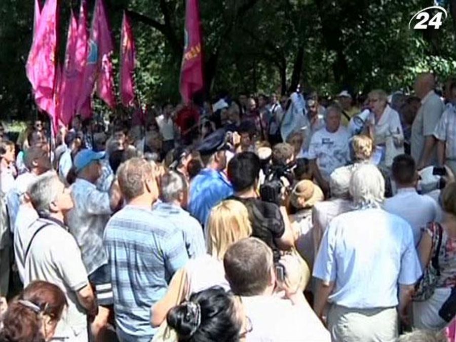 В Запорожье поддержали пикеты против произвола милиции В Запорожье поддержали пикеты против произвола милиции