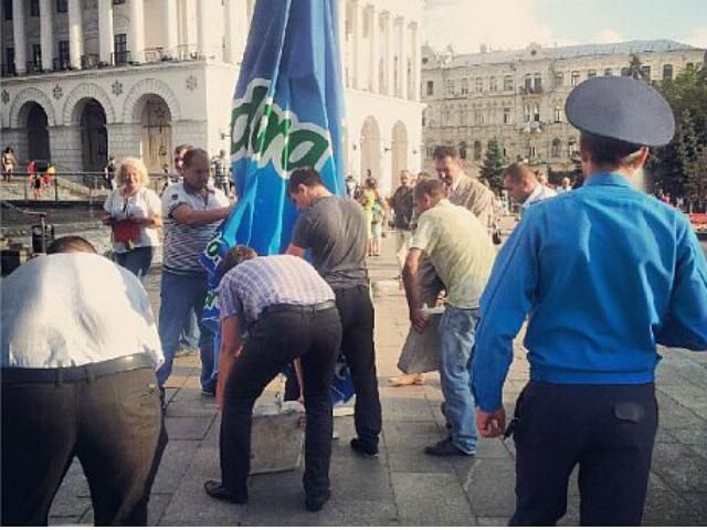 Правоохоронці відкрили громадську приймальню на Майдані 
