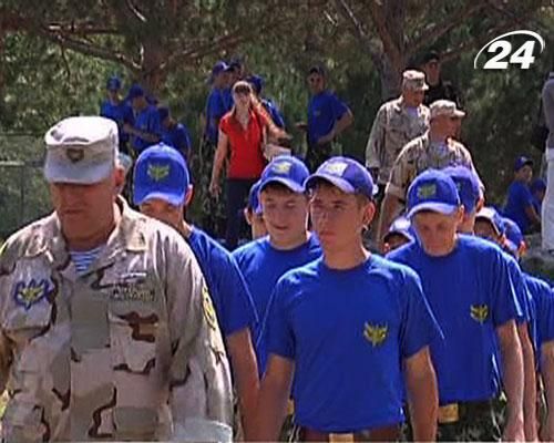 У Криму близько півсотні підлітків навчаються в спецтаборі внутрішніх військ