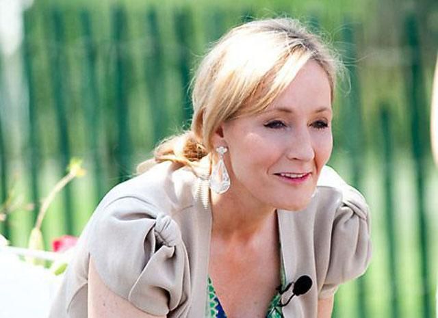 Перед Роулінг вибачилися, що розкрили авторство її роману Перед Роулінг вибачилися, що розкрили авторство її роману