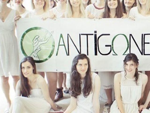 Во Франции возмущенные женщины создали анти-FEMEN движение Во Франции возмущенные женщины создали анти-FEMEN движение