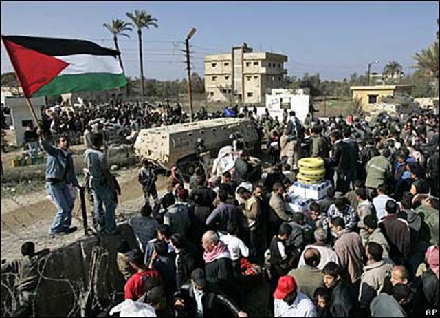 Израиль пообещал освободить палестинских заключенных Израиль пообещал освободить палестинских заключенных