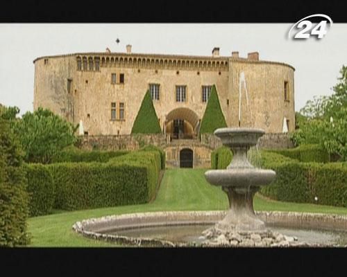 Chateau De Bagnols - замок-отель музейной ценности