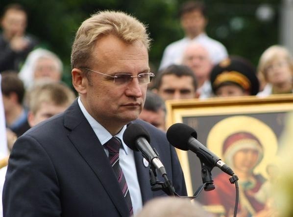 На мэра Львова в центре города напали На мэра Львова в центре города напали