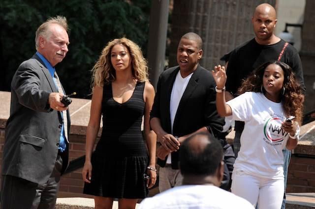 Американці знову протестують проти Циммермана. До протесту приєдналася Бейонсе Американці знову протестують проти Циммермана. До протесту приєдналася Бейонсе