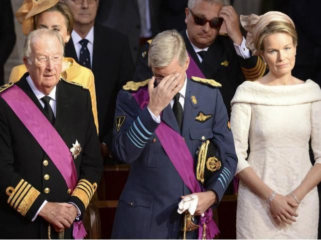 Святкова церемонія: Альберт ІІ зрікся від престолу на користь свого сина (Фото) Святкова церемонія: Альберт ІІ зрікся від престолу на користь свого сина (Фото)