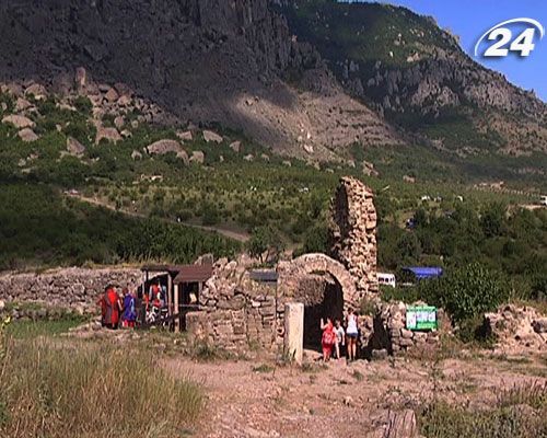 Крымская крепость Фуна празднует 554-ю годовщину Крымская крепость Фуна празднует 554-ю годовщину