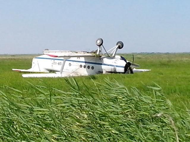 В Крыму перевернулся "кукурузник"