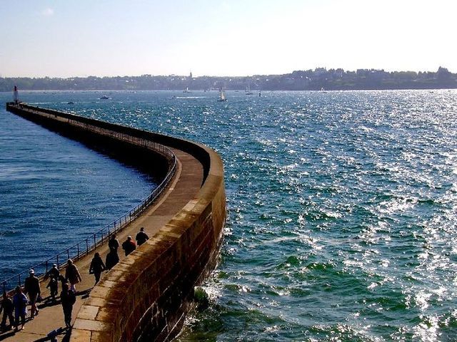 Туристичний літак впав у Ла-Манш Туристичний літак впав у Ла-Манш
