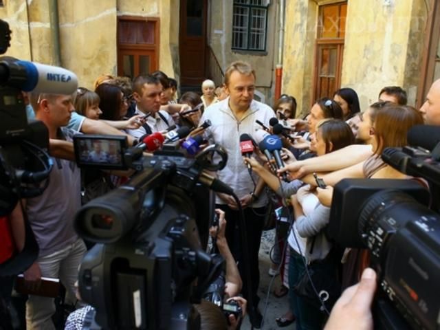 Мэр Львова никого не подозревает в заказе нападения Мэр Львова никого не подозревает в заказе нападения