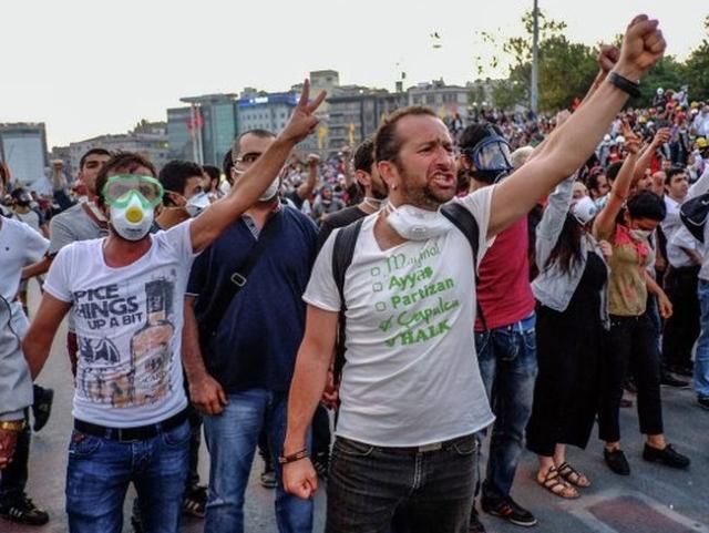 Удар по турецьких протестах: суд дозволив будівництво на площі Таксім 
