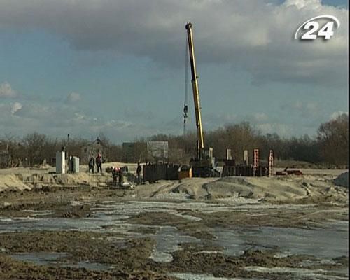 Против строителя вертодрома в Каневе возбудили дело Против строителя вертодрома в Каневе возбудили дело