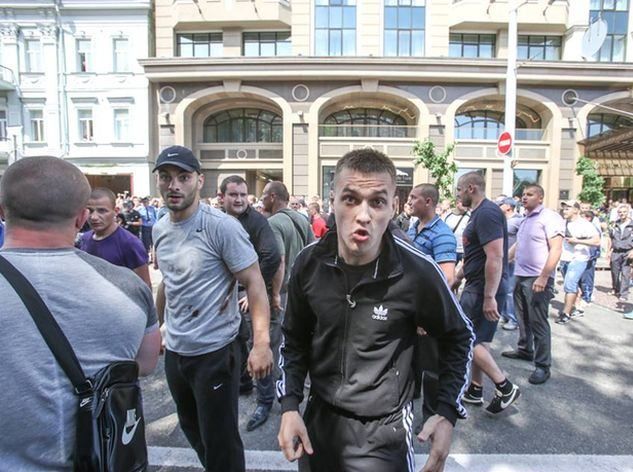 Свободівця затримали за напад на "тітушків" і відпустили під заставу Свободівця затримали за напад на "тітушків" і відпустили під заставу