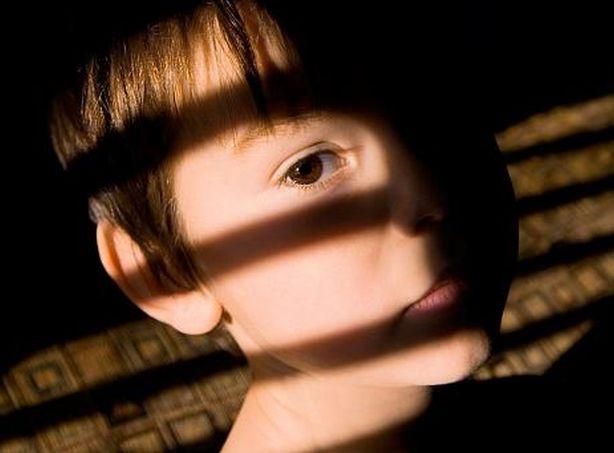 На Дніпропетровщині по 4 тисячі доларів продали 14 сиріт На Дніпропетровщині по 4 тисячі доларів продали 14 сиріт