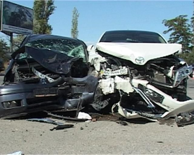 Тройная авария под Симферополем: 8 раненых Тройная авария под Симферополем: 8 раненых