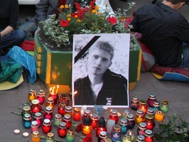 Товариш студента Індила тепер каже, що ніхто загиблого у райвідділі не штовхав Товариш студента Індила тепер каже, що ніхто загиблого у райвідділі не штовхав