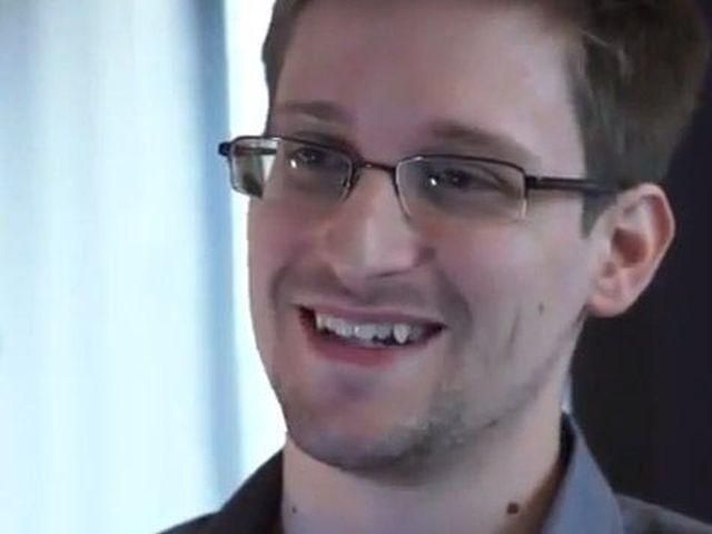 Сноуден забрав свої речі із "Шереметьєво"