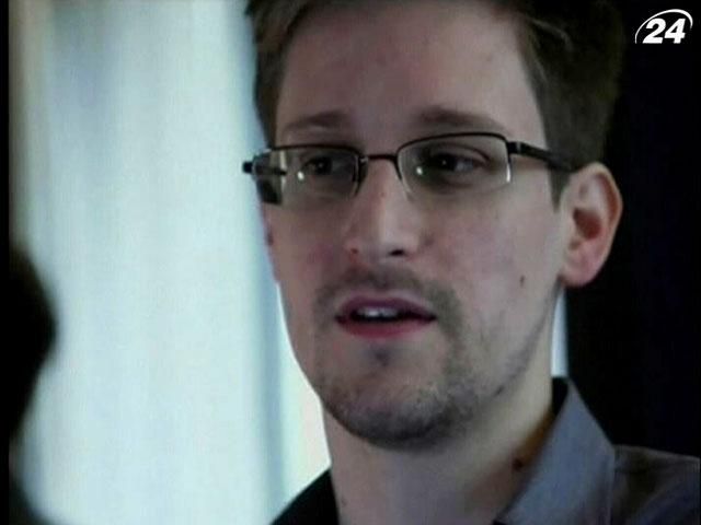 Сноуден не зміг покинути транзитну зону аеропорту "Шереметьєво" Сноуден не зміг покинути транзитну зону аеропорту "Шереметьєво"