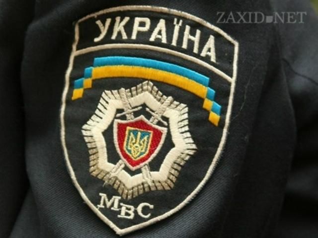 Во Львове задержали молодого человека с автоматом Во Львове задержали молодого человека с автоматом