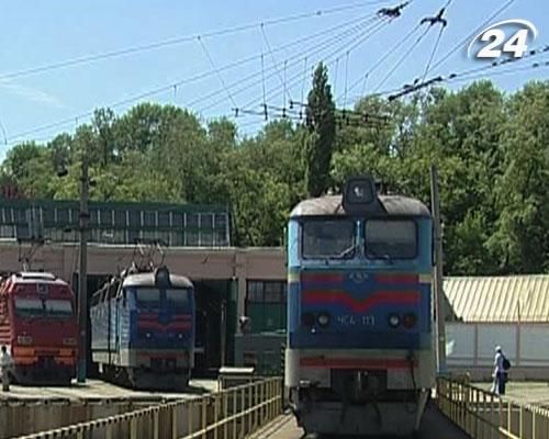 Українці масово скуповують квитки на поїзди в південному напрямку