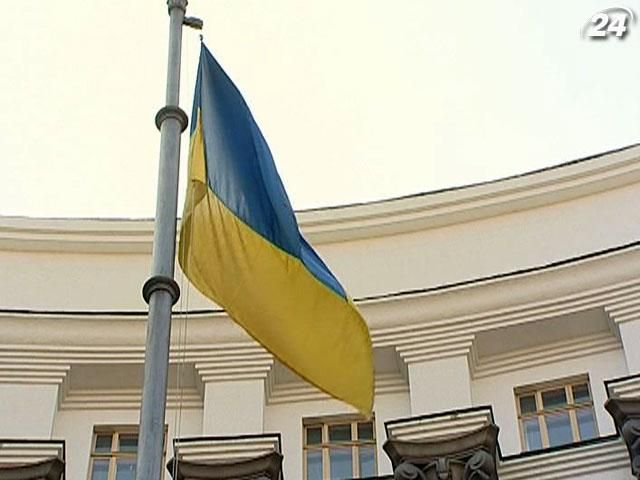 Експерти прогнозують Україні і дефолт, і добробут Експерти прогнозують Україні і дефолт, і добробут