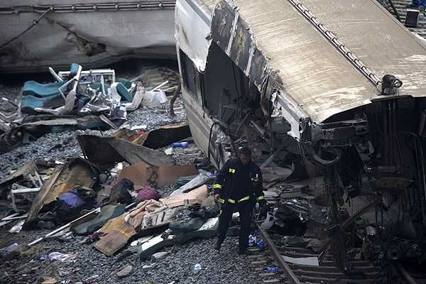 Испанский машинист выкладывал фото больших скоростей на Facebook Испанский машинист выкладывал фото больших скоростей на Facebook