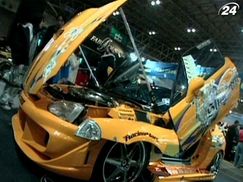 Автомобільна виставка в Токіо представляє екстремальний тюнінг