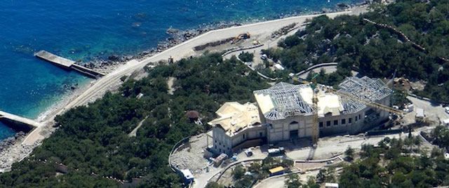 В Крыму Януковичу строят роскошную дачу, - СМИ В Крыму Януковичу строят роскошную дачу, - СМИ