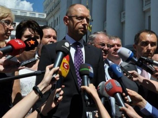 У тітки Яценюка у Чернівцях відібрали землю У тітки Яценюка у Чернівцях відібрали землю