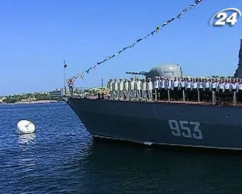 Українські та російські військові спільно готуються до Дня флоту