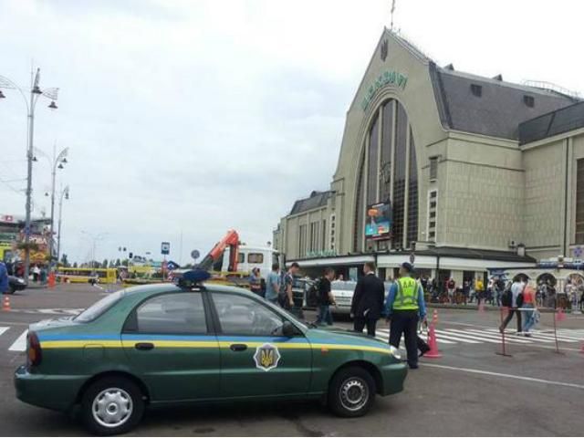 У Києві чекають поїзда з патріархом Кирилом: перекрили вокзал і вимили платформу 