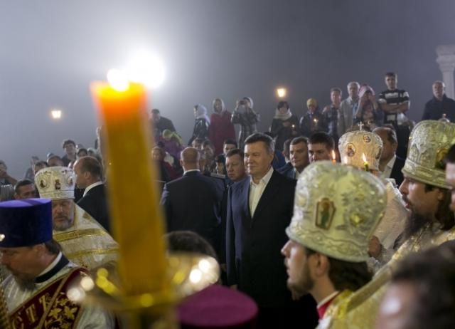 У Києві відбувся урочистий молебень з нагоди 1025-річчя Хрещення Київської Русі У Києві відбувся урочистий молебень з нагоди 1025-річчя Хрещення Київської Русі