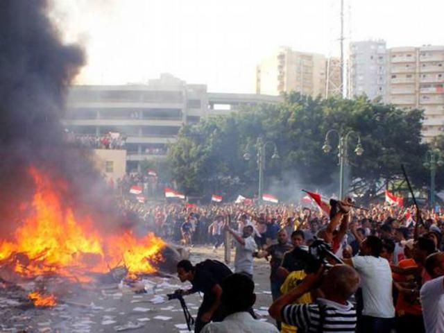 После ночных демонстраций в Египте погибли 120 человек