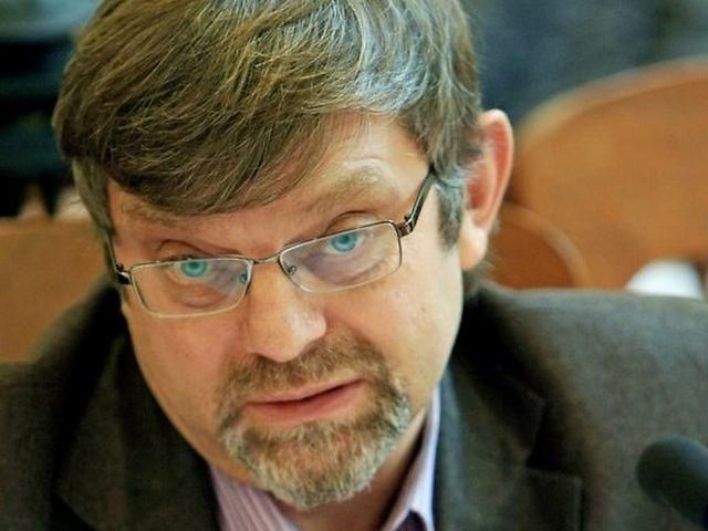 Задача украинских чиновников - подчиняться царю, - политолог Задача украинских чиновников - подчиняться царю, - политолог