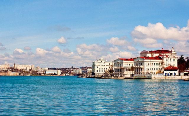 Движение в Севастополе парализовано из-за приезда президентов Движение в Севастополе парализовано из-за приезда президентов