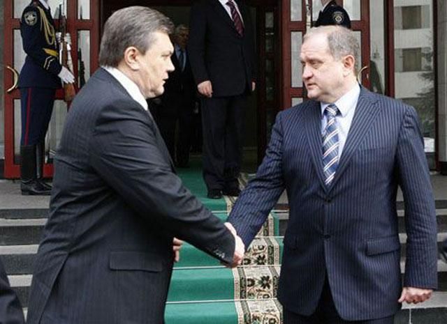 Янукович і Могильов висловили співчуття рідним мера Феодосії