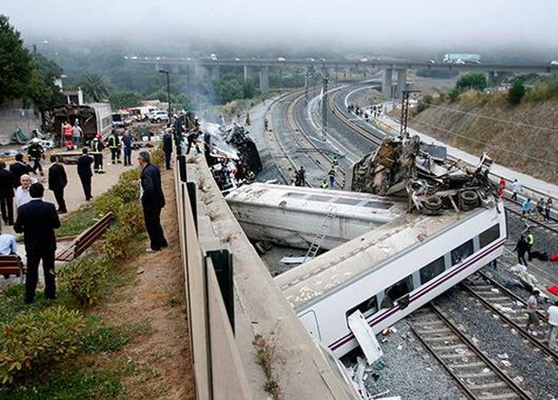 Жертвами аварии поезда в Испании стали уже 79 человек