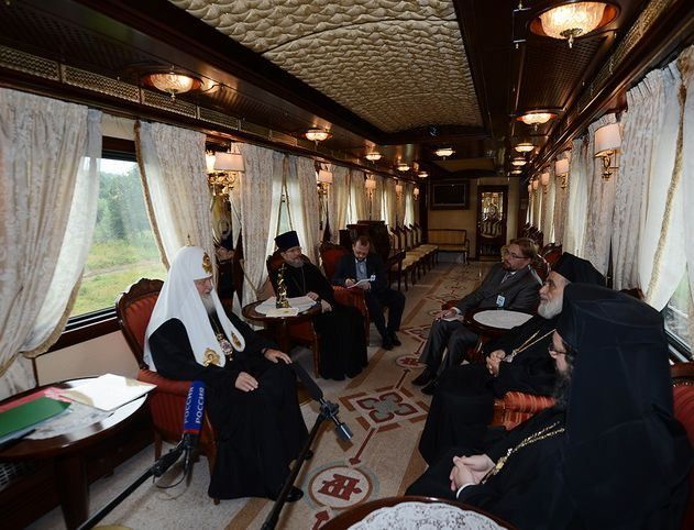 Православная делегация поехала на "бронепоезде" Кирилла в Минск