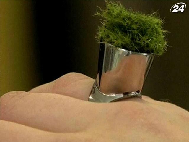 Ісландський дизайнер виготовляє прикраси з моху Ісландський дизайнер виготовляє прикраси з моху