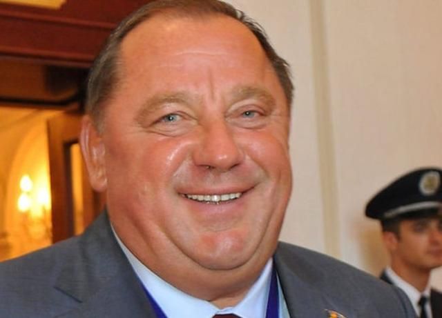 У ректора-хабарника знайшли ще 30 тисяч доларів У ректора-хабарника знайшли ще 30 тисяч доларів