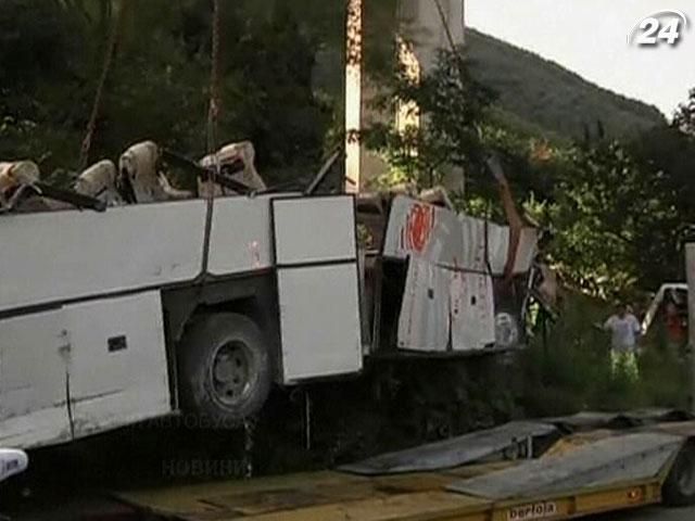 Авария автобуса в Италии могла произойти из-за шины, которая лопнула