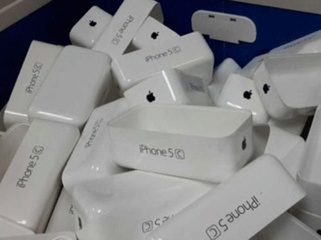 Назву дешевого iPhone розсекретили Назву дешевого iPhone розсекретили