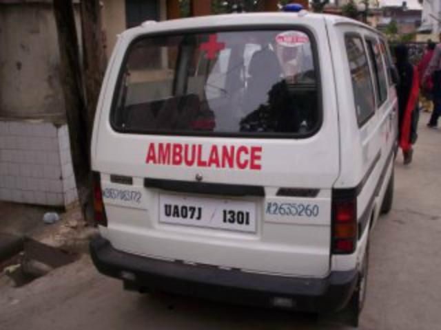 В Індії шкільний автобус потрапив у ДТП: 13 дітей загинули  
