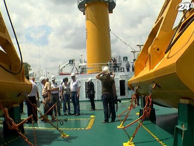"Нібулон" відроджує судноплавство: до Миколаєва прибуде надсучасний плавкран