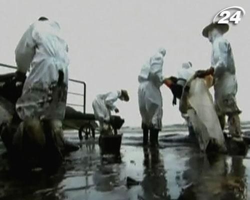 В Таиланде продолжается ликвидация последствий разлива нефти В Таиланде продолжается ликвидация последствий разлива нефти